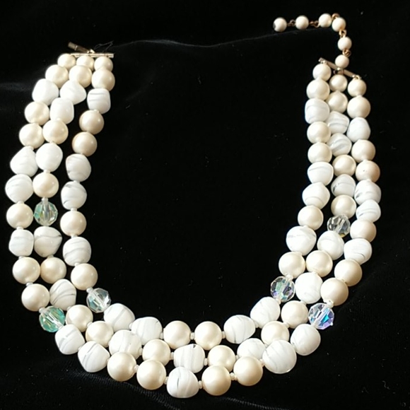 Vintage costume 3 strand choker - Picture 2 of 4